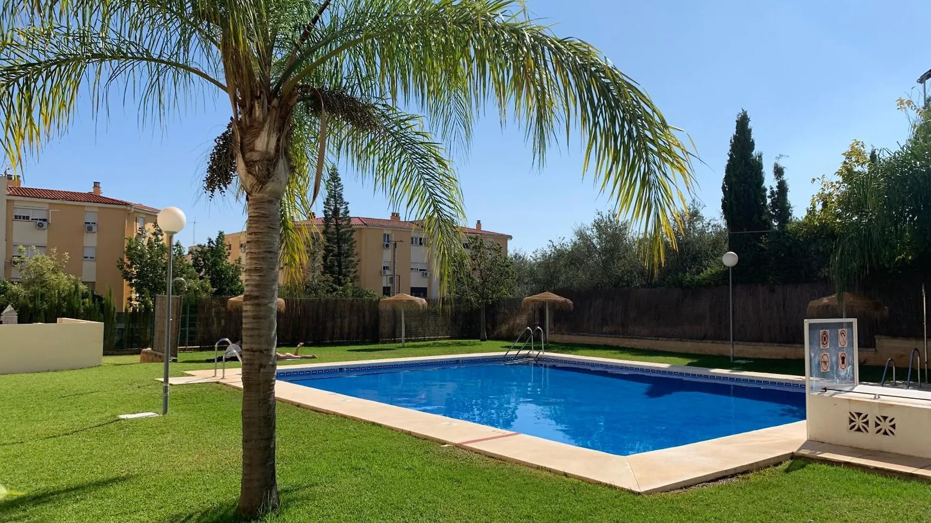 Lafrenchtouch - Amplio Apto Con Piscina Y Parking Apartment Torremolinos